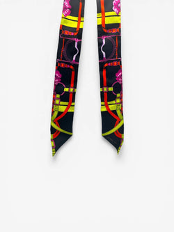 Hermès Twilly in Schwarz mit kräftigen Farben Amandly